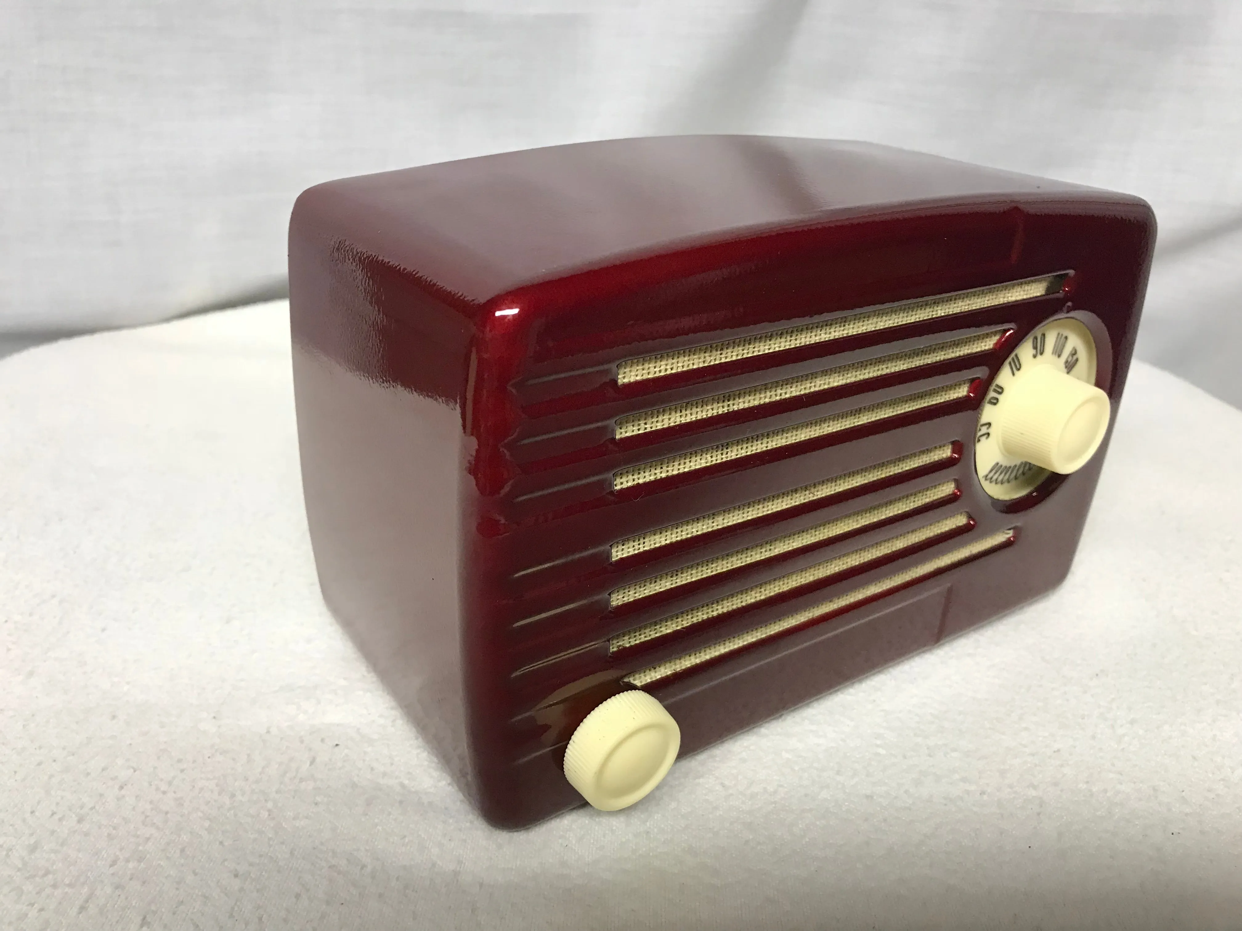 1946 Silvertone 132.878 Midget Tube Radio With Bluetooth input.