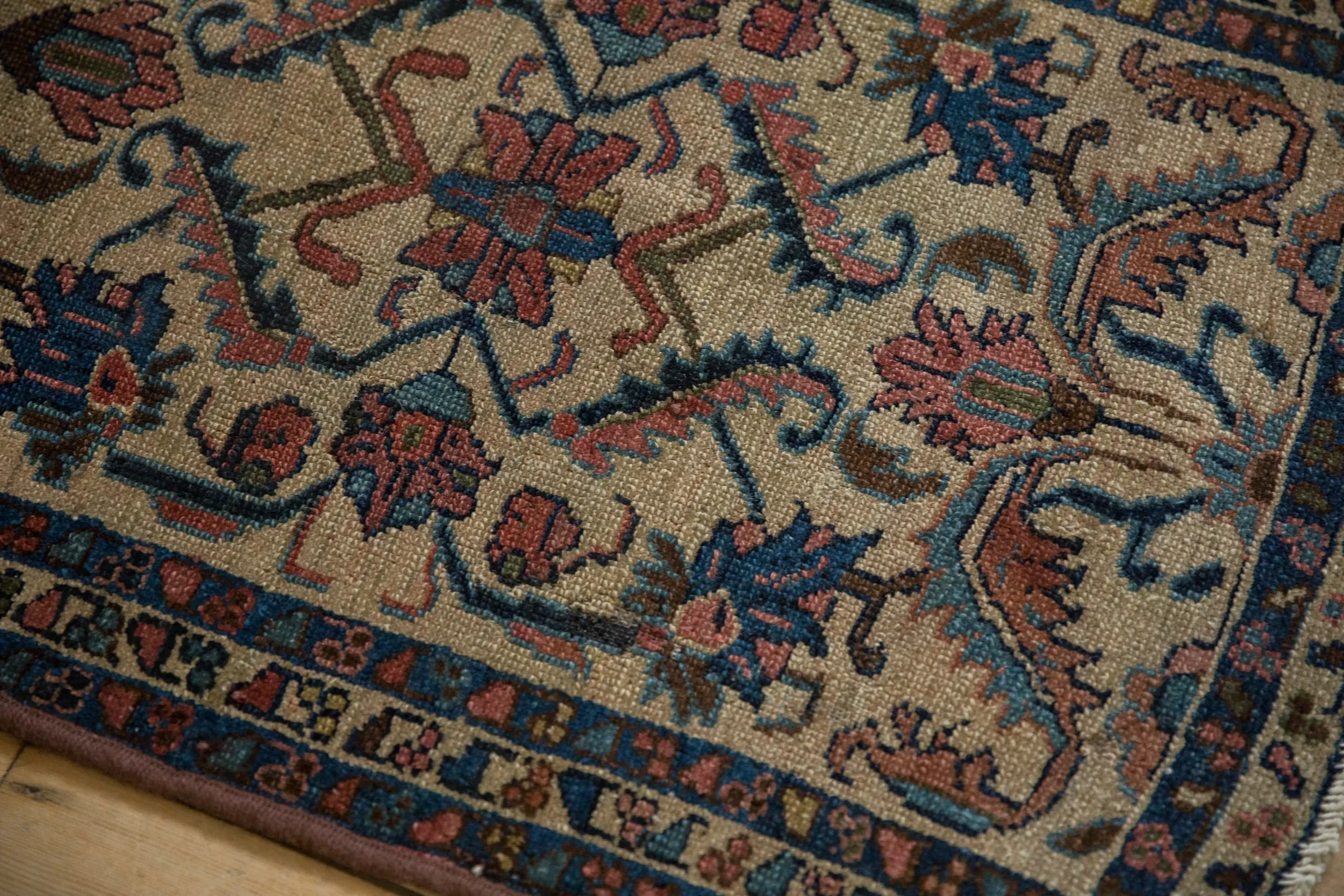 2x2.5 Antique Lilihan Square Rug Mat