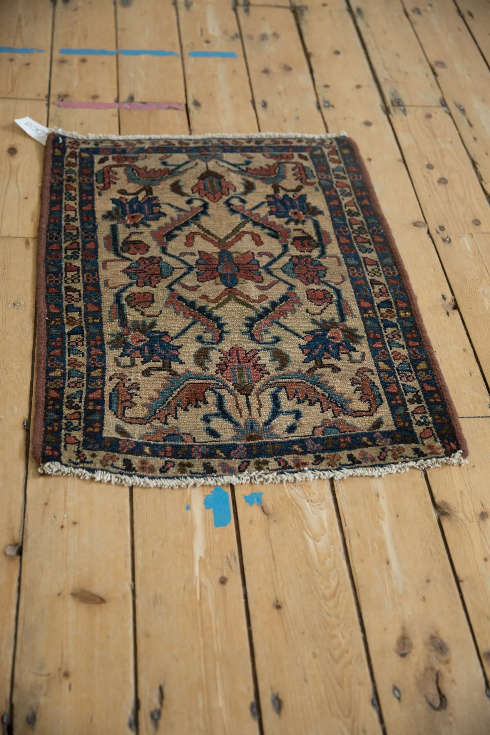 2x2.5 Antique Lilihan Square Rug Mat