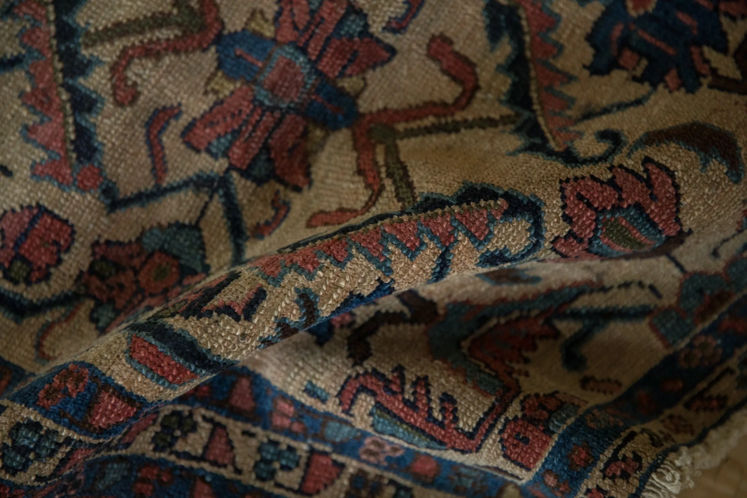 2x2.5 Antique Lilihan Square Rug Mat