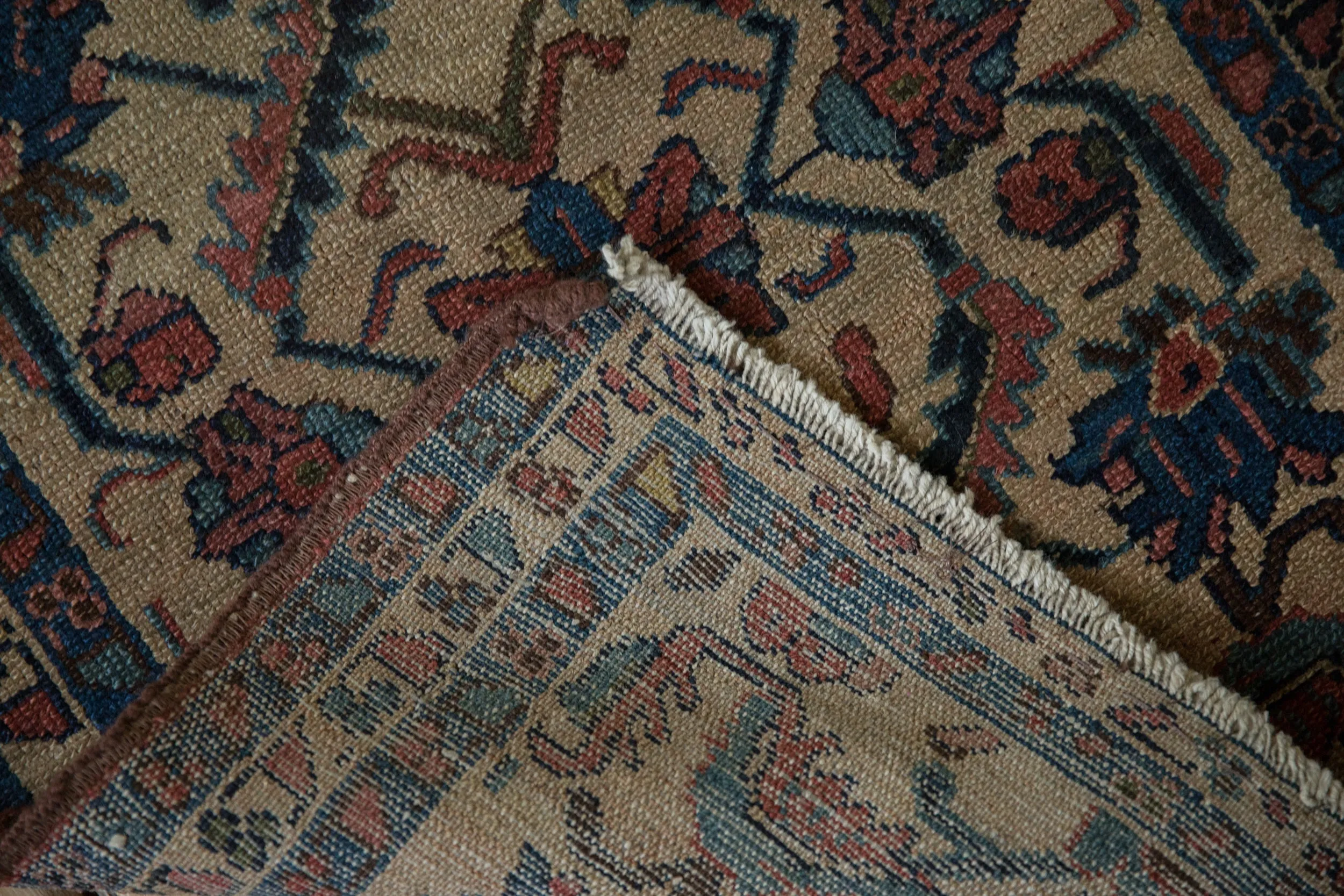 2x2.5 Antique Lilihan Square Rug Mat