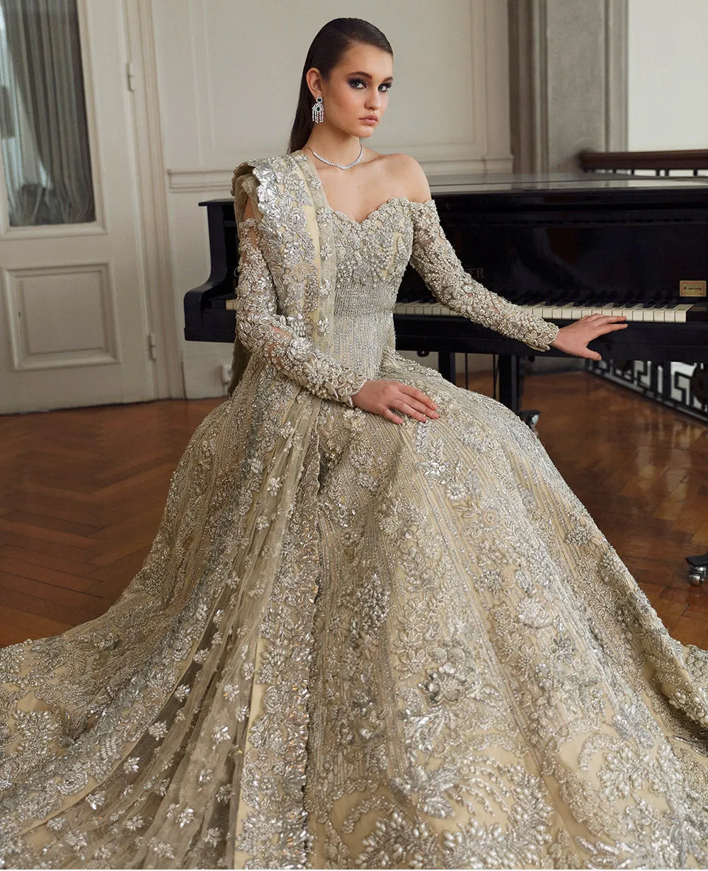 Bridal Wedding Dress in Off Shoulder Gown Dupatta Style
