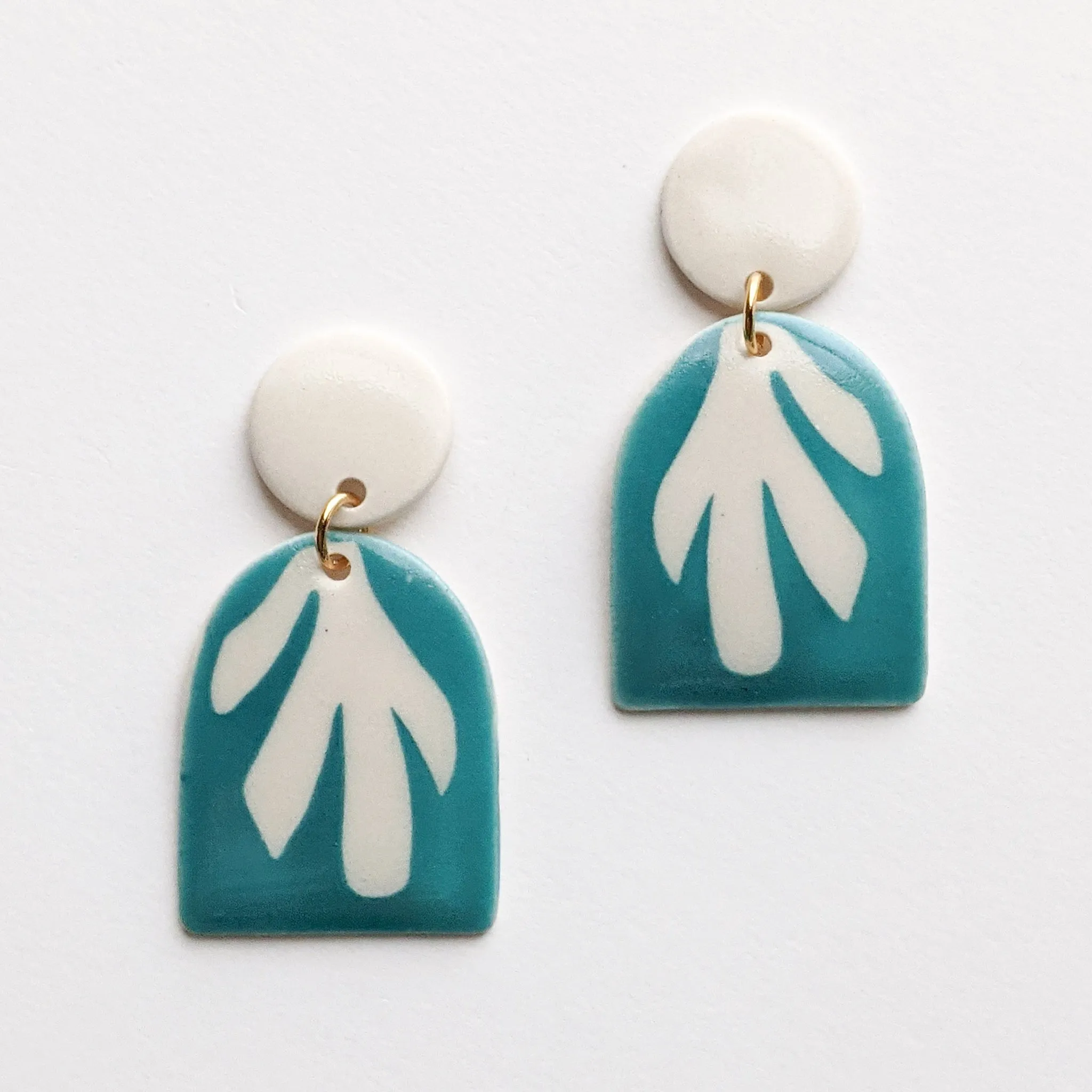 Emi Dangles