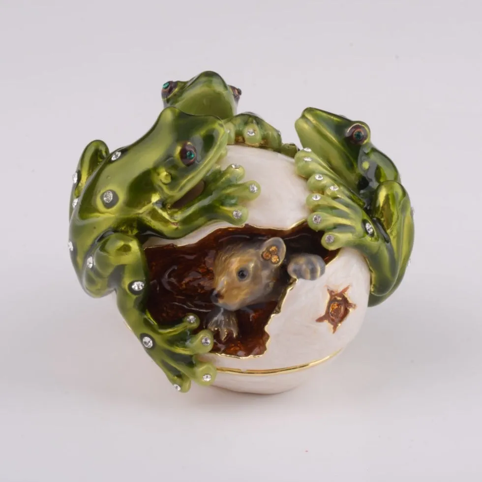 Frogs on white Egg including hidden mouse