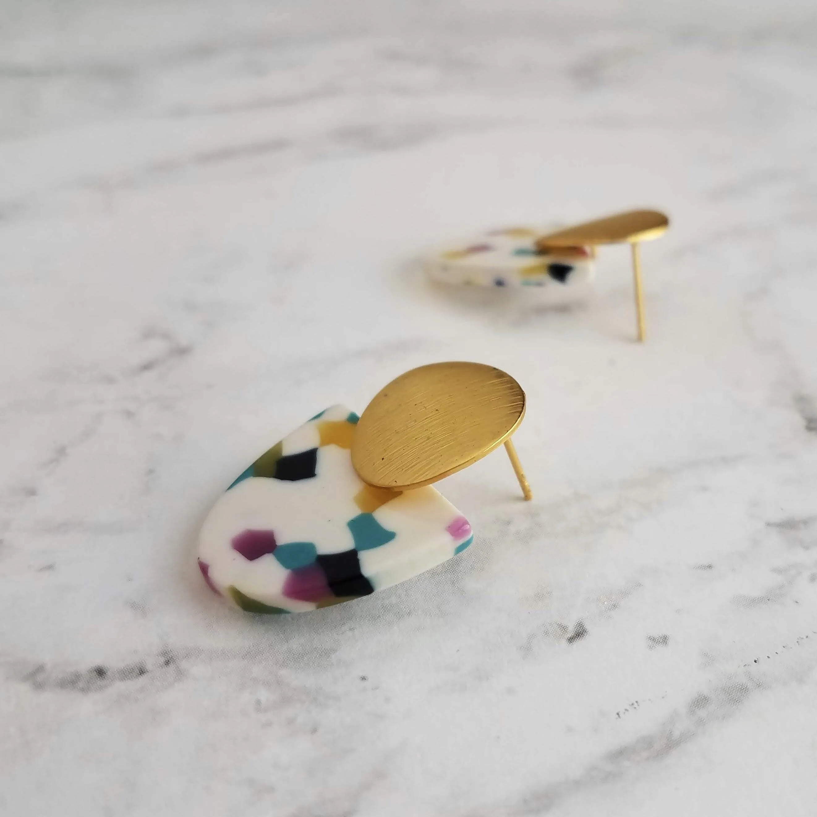 Gold Acrylic Speckled Earrings, 80s earring, retro earring, vintage earring, jelly candy earring, white earring, polka dot semicircle nougat