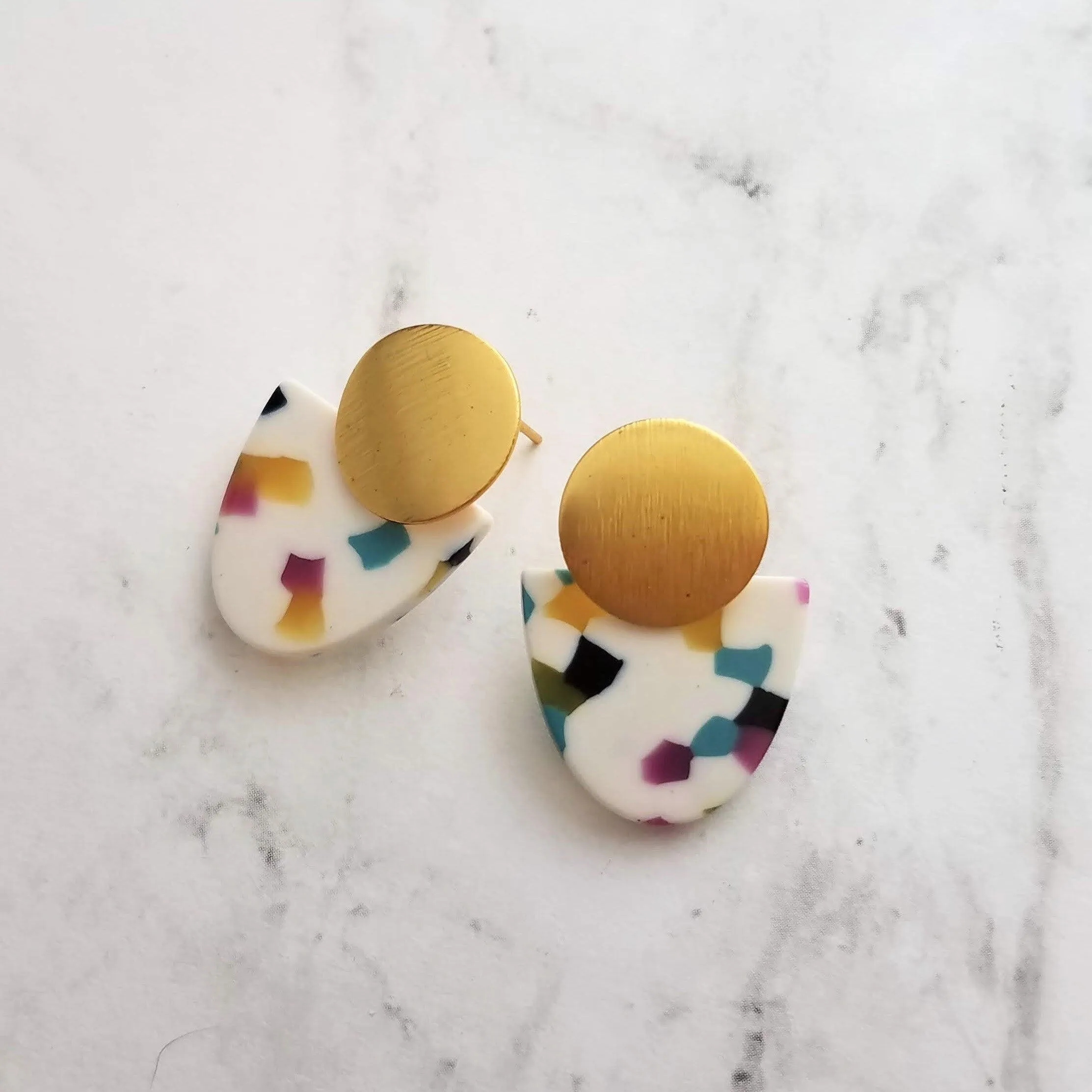 Gold Acrylic Speckled Earrings, 80s earring, retro earring, vintage earring, jelly candy earring, white earring, polka dot semicircle nougat