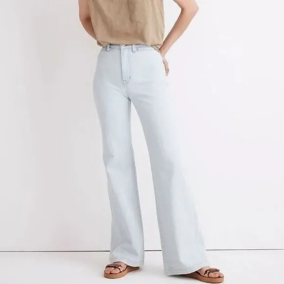 Madewell 11&quot; High-Rise Flare Jeans in Hanford Wash: Welt Pocket Edition Size 26