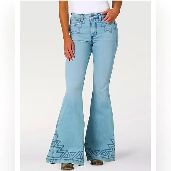NWT Wrangler Retro, Embroidered High Rise Flare Jeans, Multiple Sizes in Greta