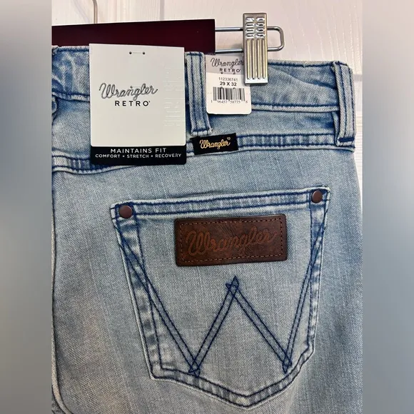 NWT Wrangler Retro, Embroidered High Rise Flare Jeans, Multiple Sizes in Greta