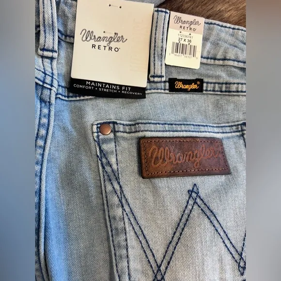 NWT Wrangler Retro, Embroidered High Rise Flare Jeans, Multiple Sizes in Greta