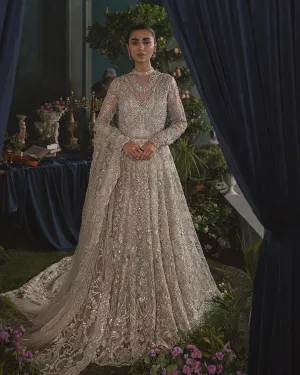Pakistani Bridal Lehenga Designs in Heavy Embroidered Off white and Gold Lehenga Gown for Pakistani Bridal Wear #BN950