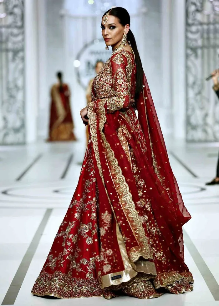 Pakistani Red Bridal Lehenga Choli Dupatta Dress #BS831