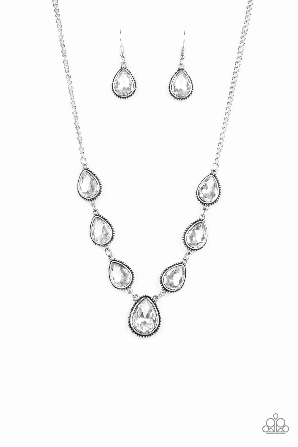 Paparazzi Socialite Social Necklace White