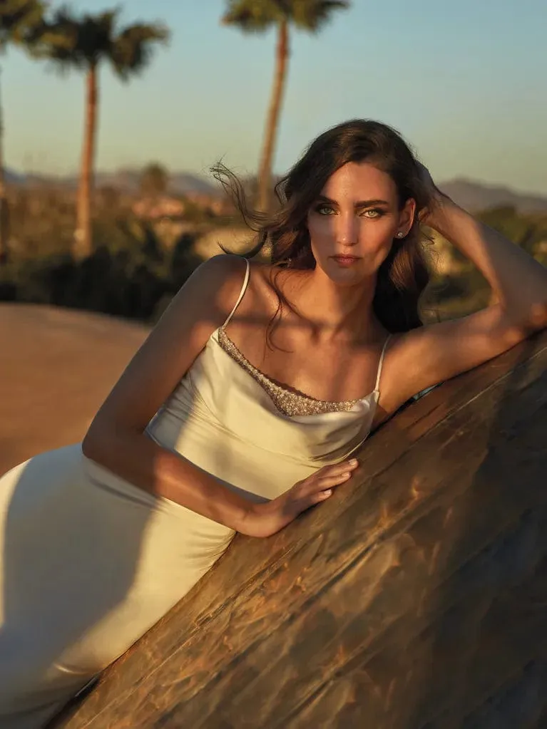 Pronovias: Ash