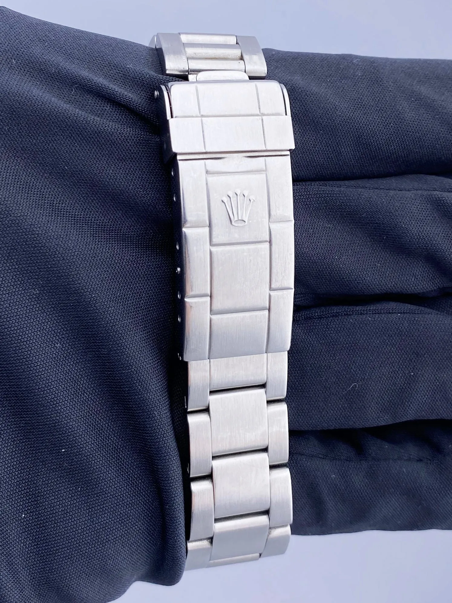 Rolex Oyster Perpetual Submariner Date 16610 Men's Watch Box & Papers