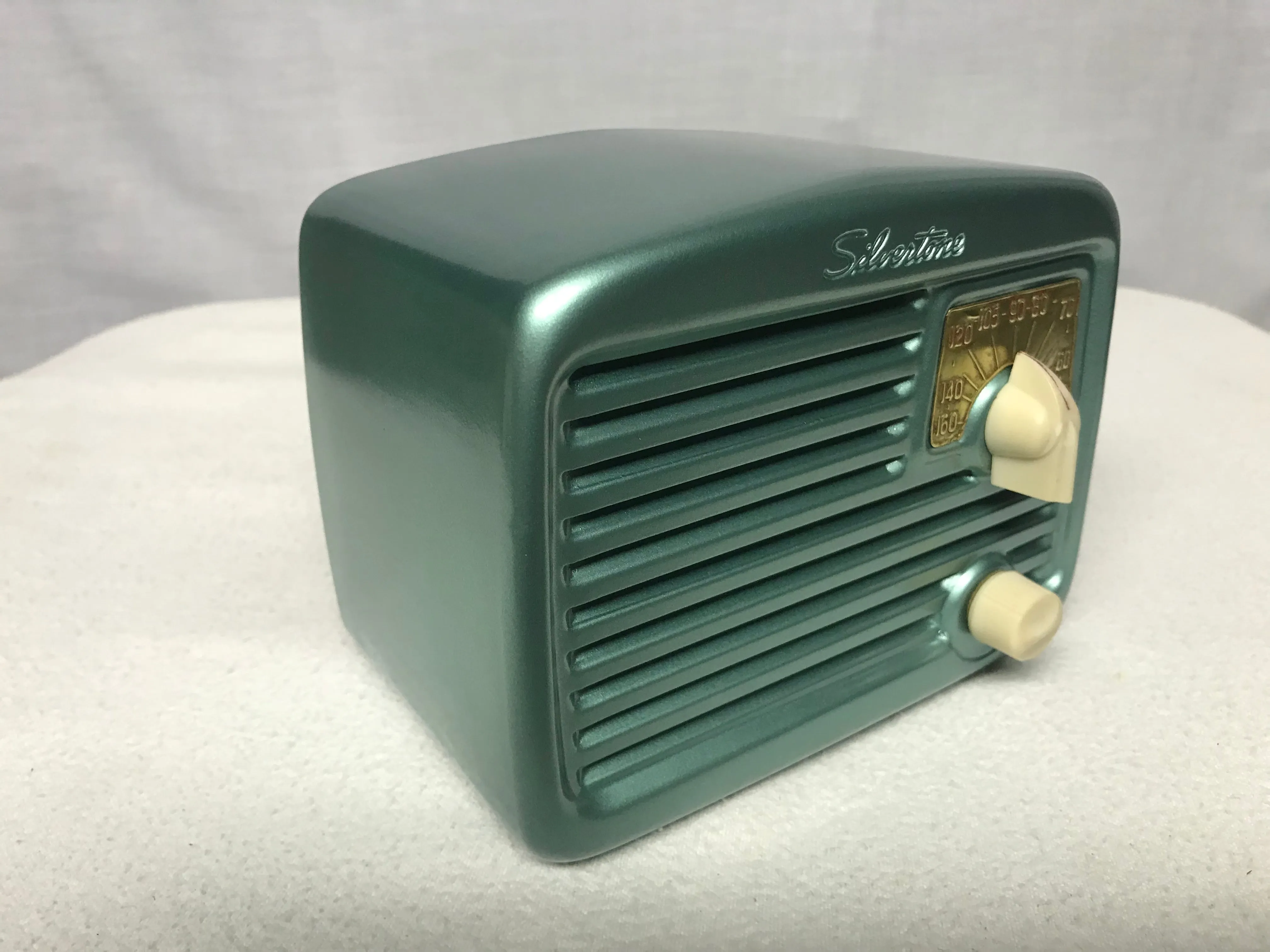 Silvertone 8003 Midget Tube Radio With Bluetooth input.