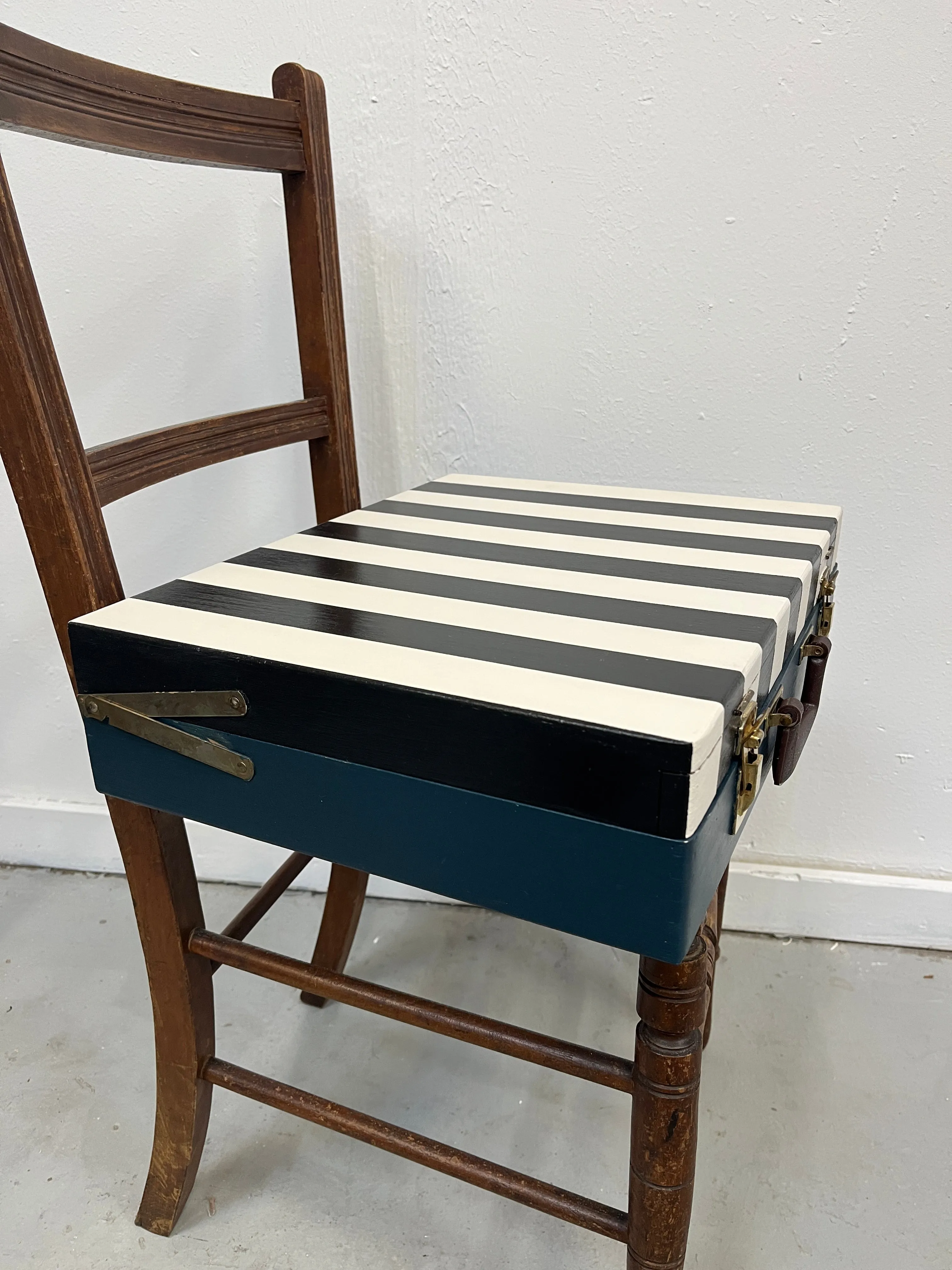 The Pali Customized Vintage Painters Box