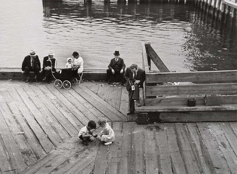 Untitled (Dock on East River, now the U.N. Plaza)