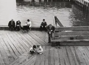 Untitled (Dock on East River, now the U.N. Plaza)